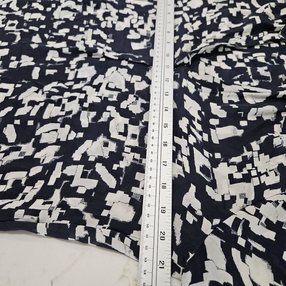 Vince Silk Confetti Blouse Size 10 Long Sleeve Split Neck Navy & White - Picture 11 of 11